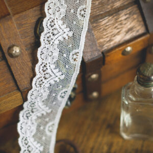 English Cluny lace- 5D