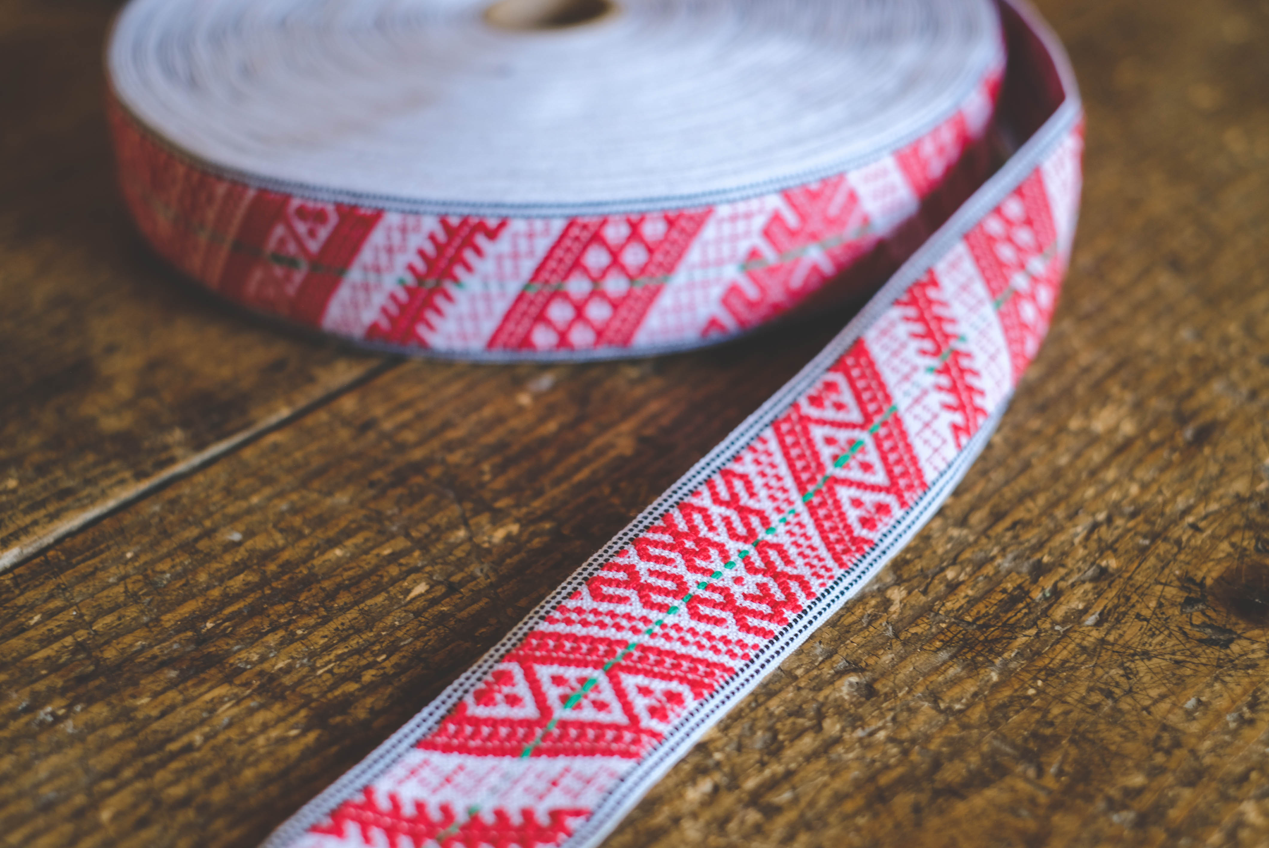 Traditional Swedish ribbon 31mm- red white