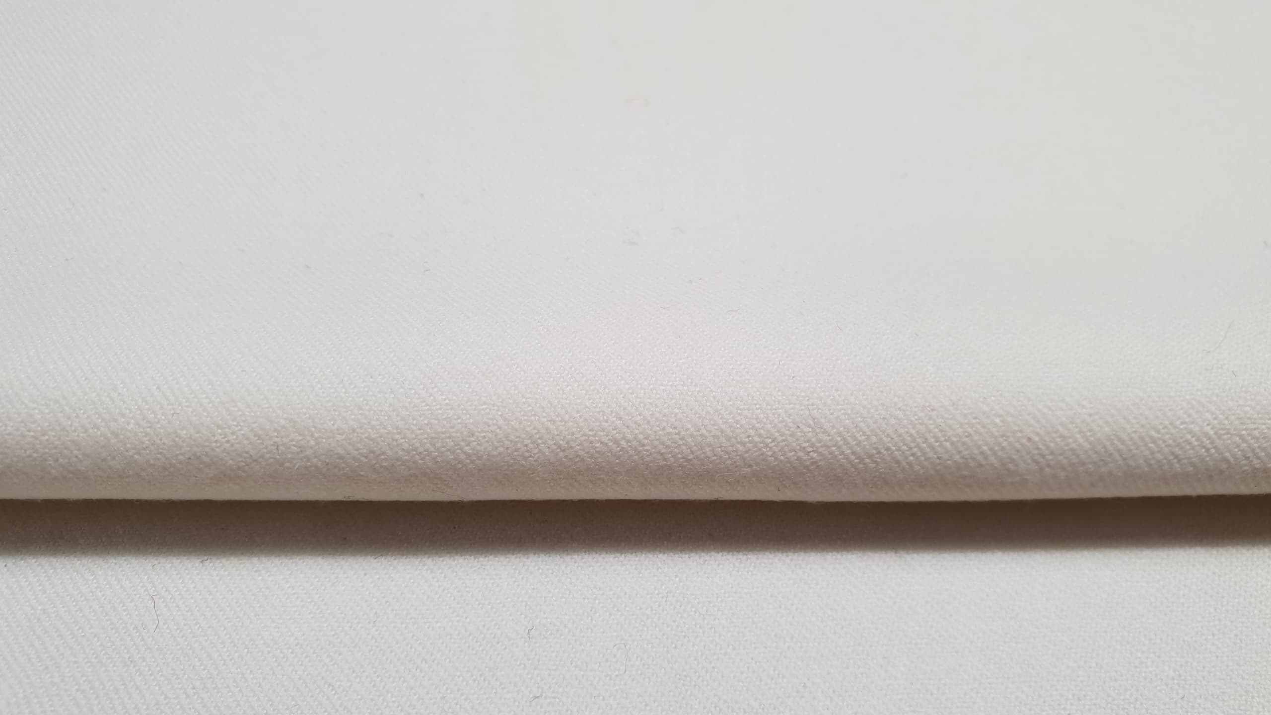 Thin wool twill S120-white