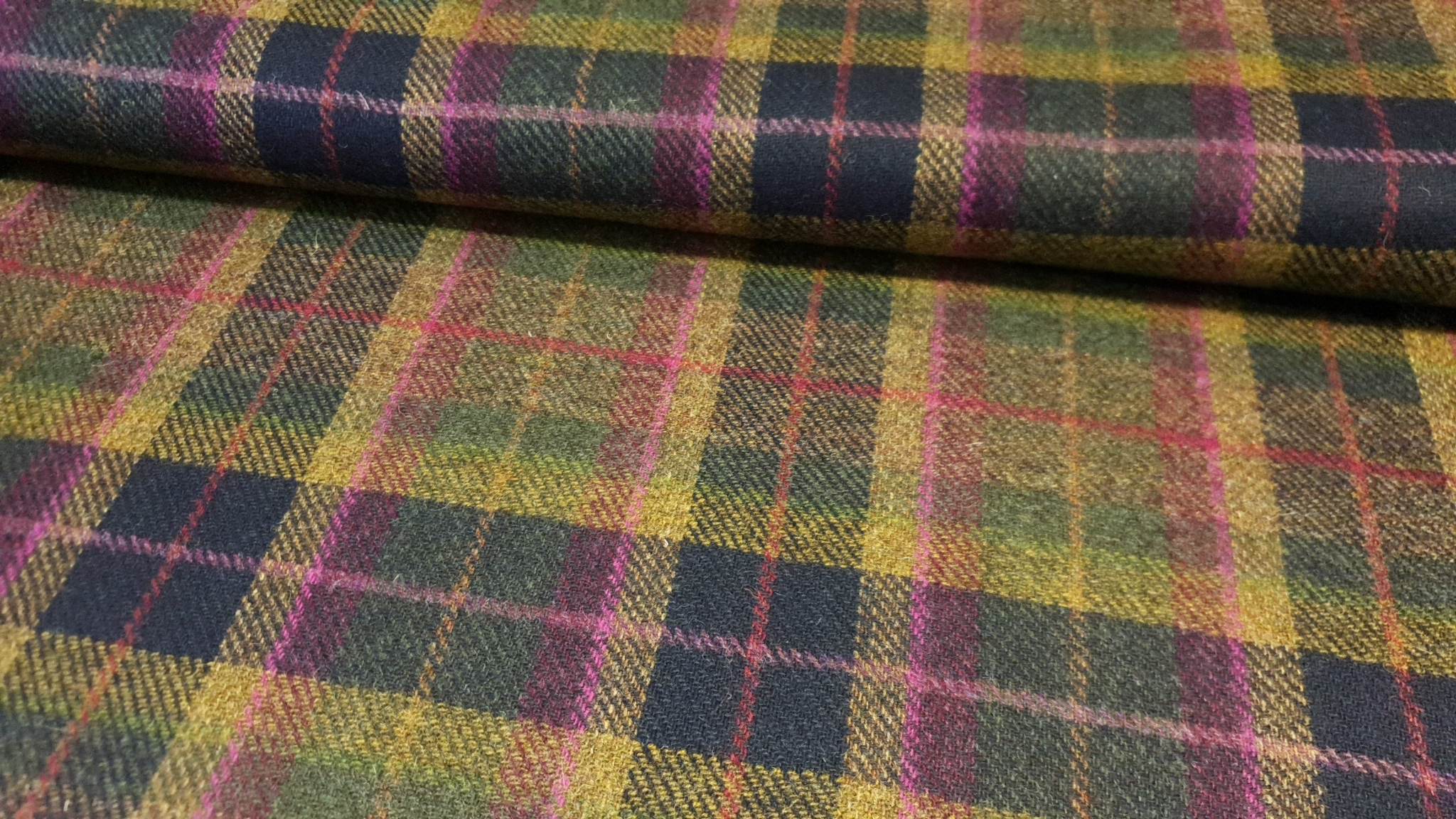 SHETLAND wool tweed- tartan 3