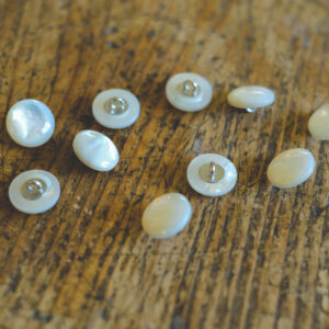 Pearl dome button 14mm- white