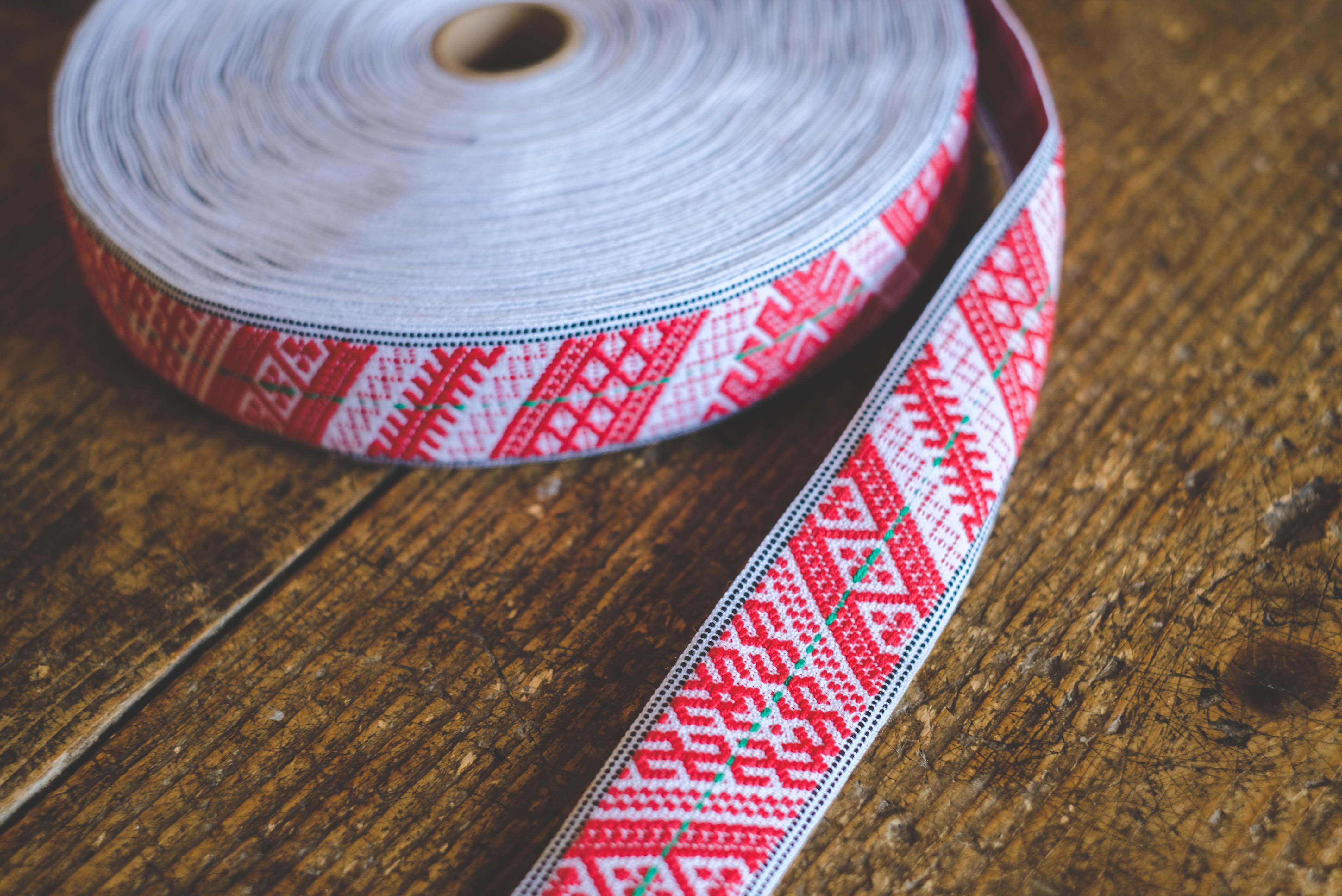 Traditional Swedish ribbon 31mm- red white