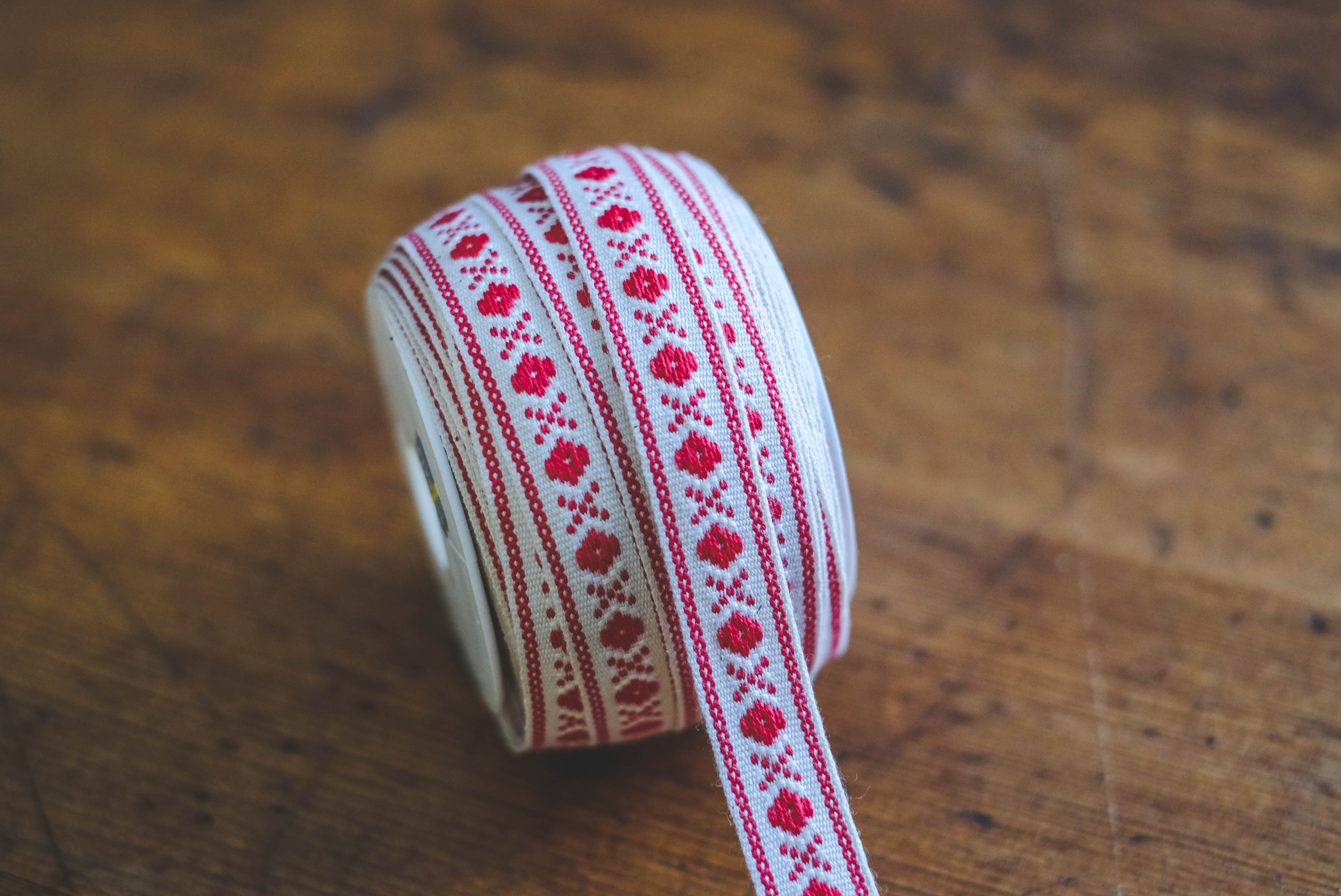 Traditional Swedish ribbon 16mm- white red