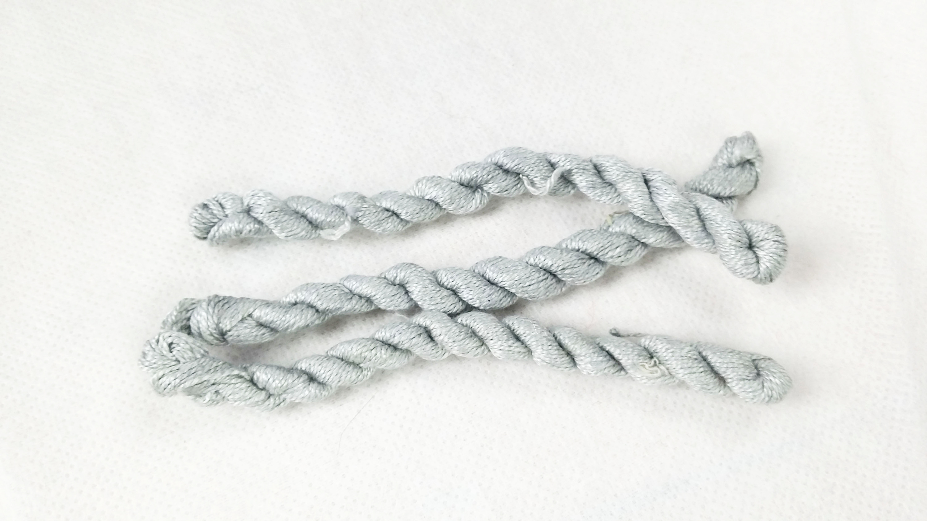 Silk embroidery thread-light gray/silver32