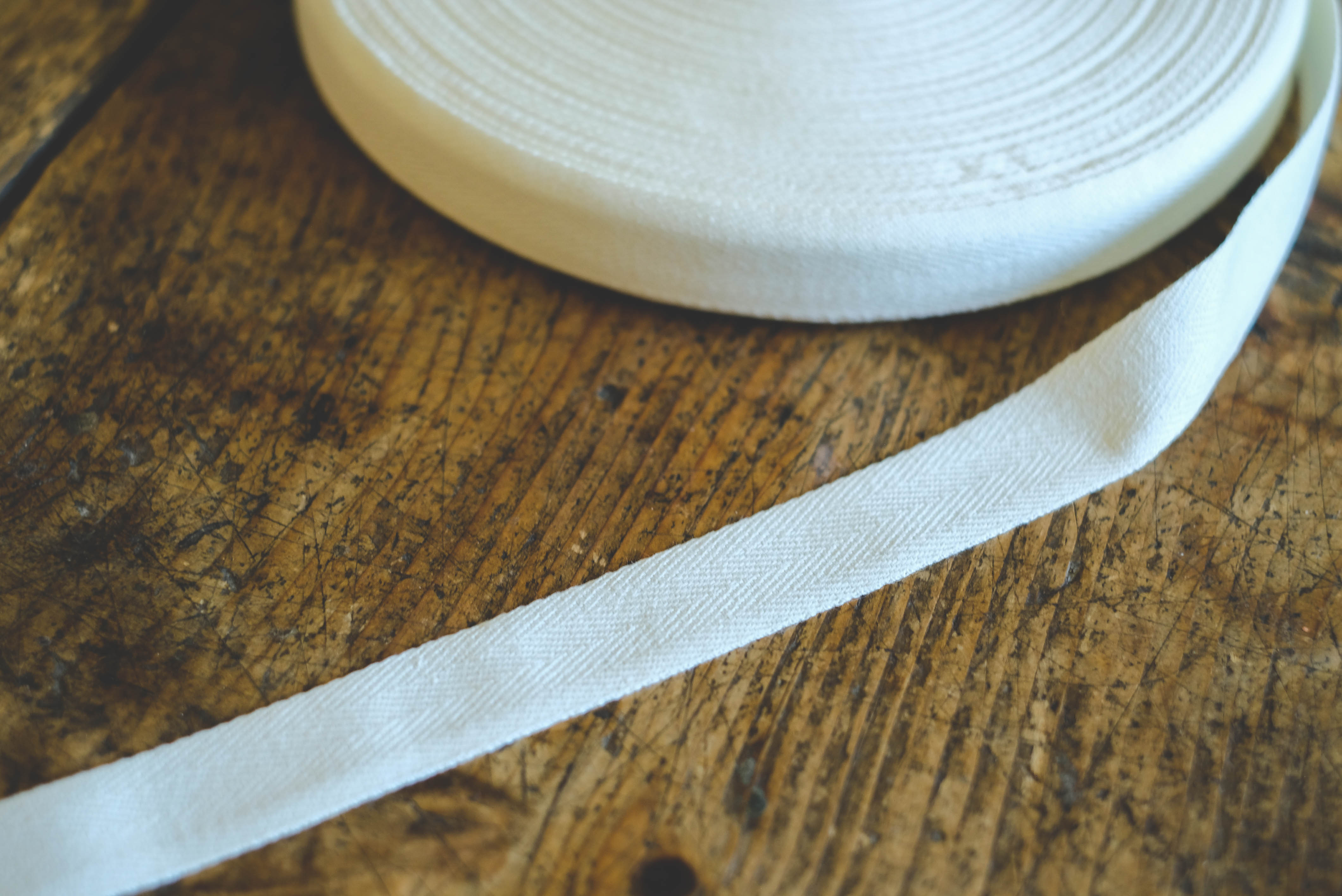 Cotton herringbone tape 20mm- natural white