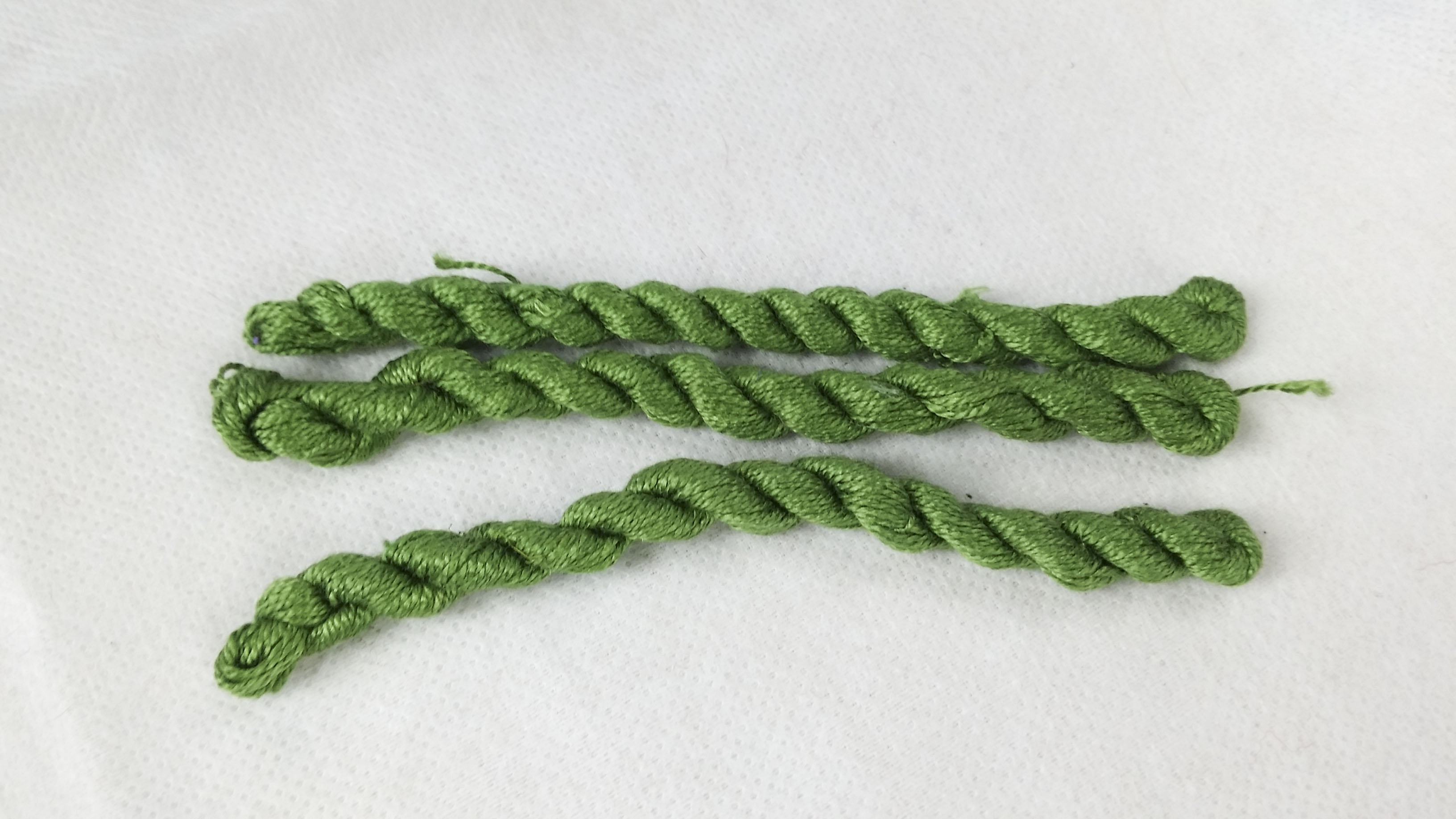 Silk embroidery thread-forest green 16