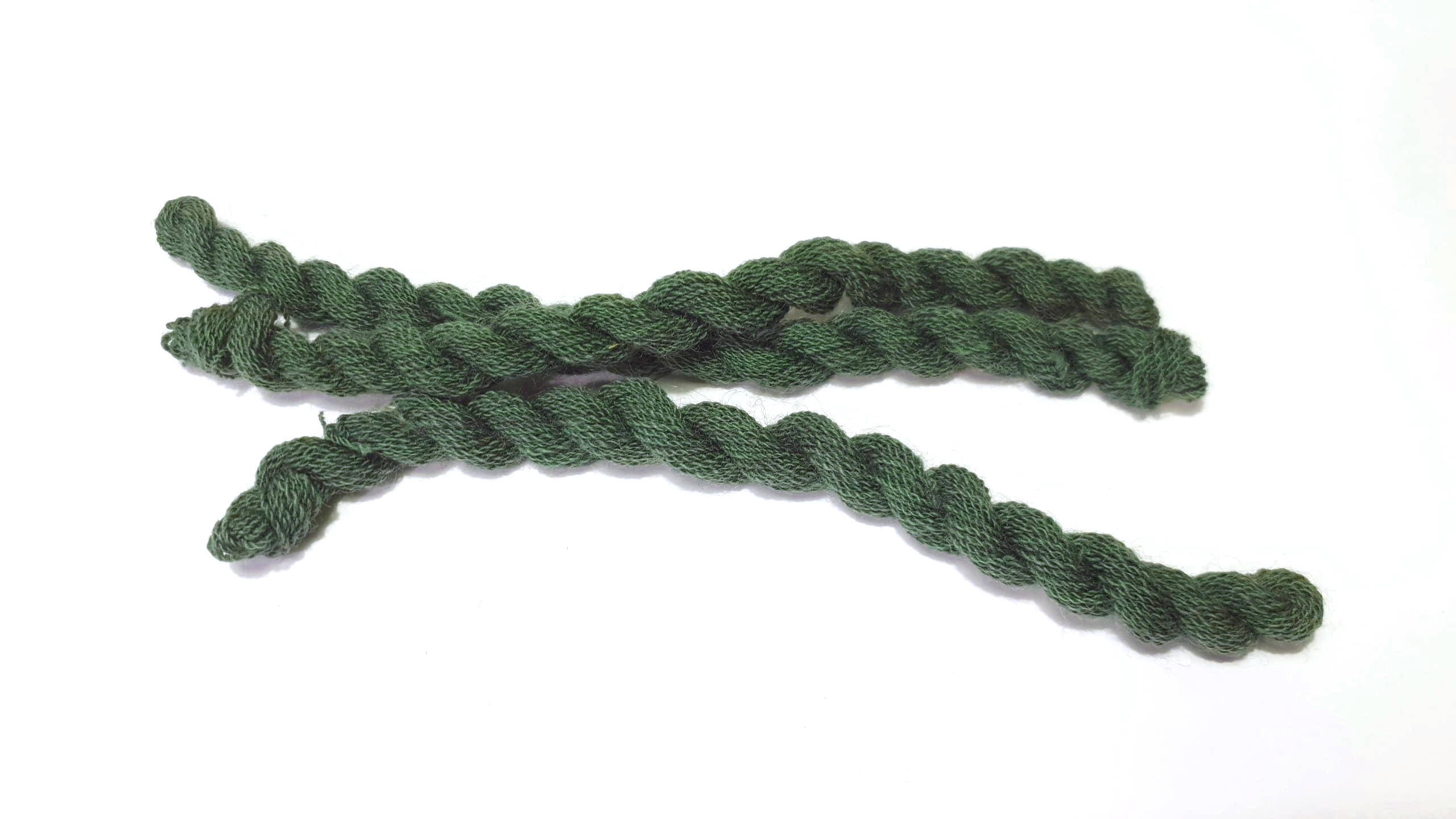 Thin strong wool embroidery thread- green 21