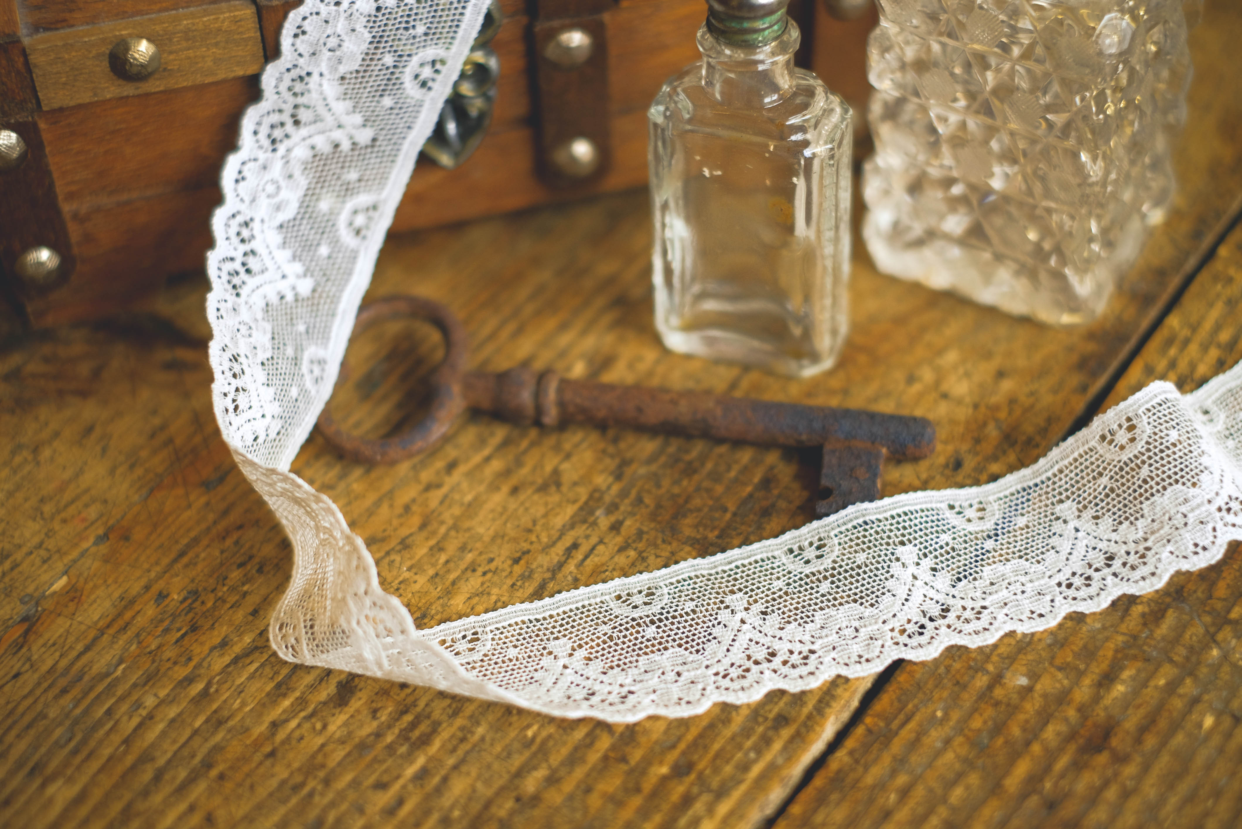 English Cluny lace- 5D