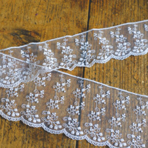 White embroidered flower lace 9cm