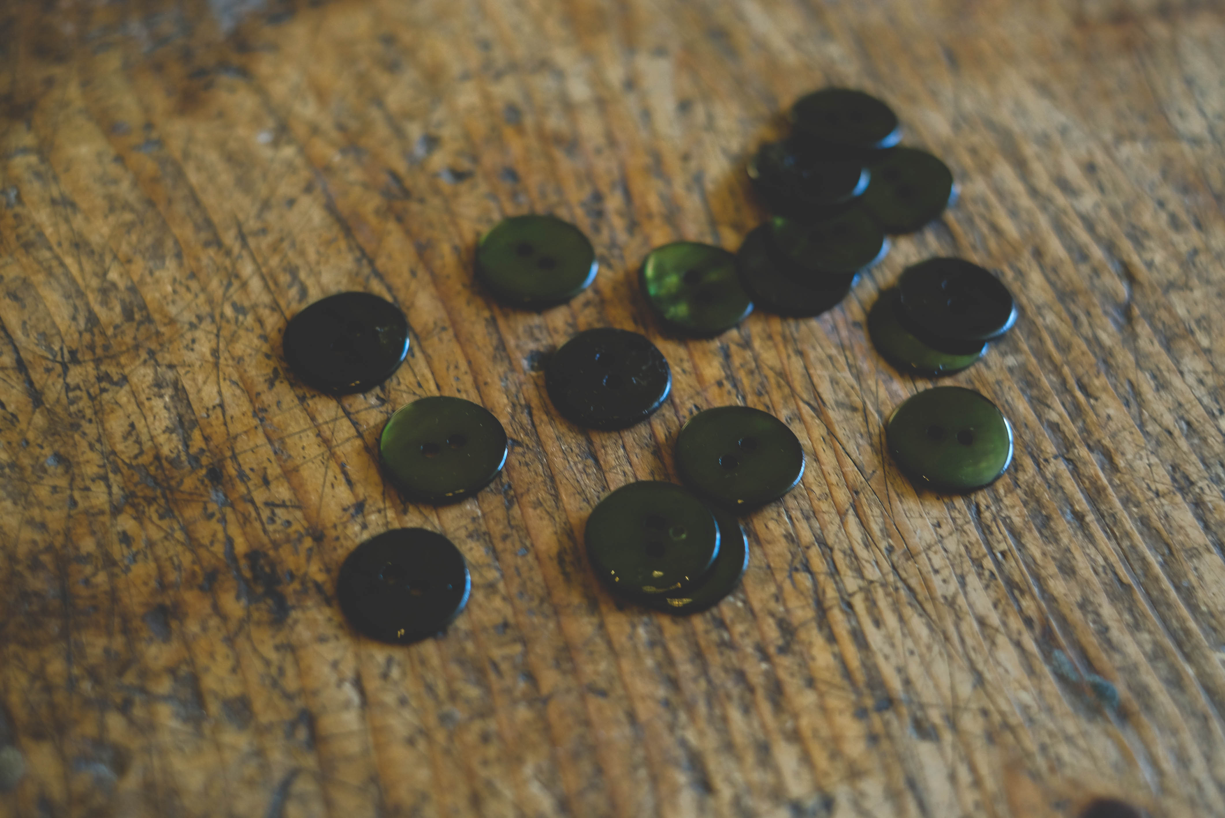Shiny pearl button 15mm- green