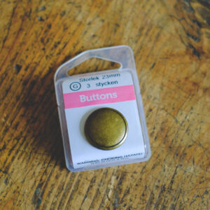Metal button- antique, black edge 23mm