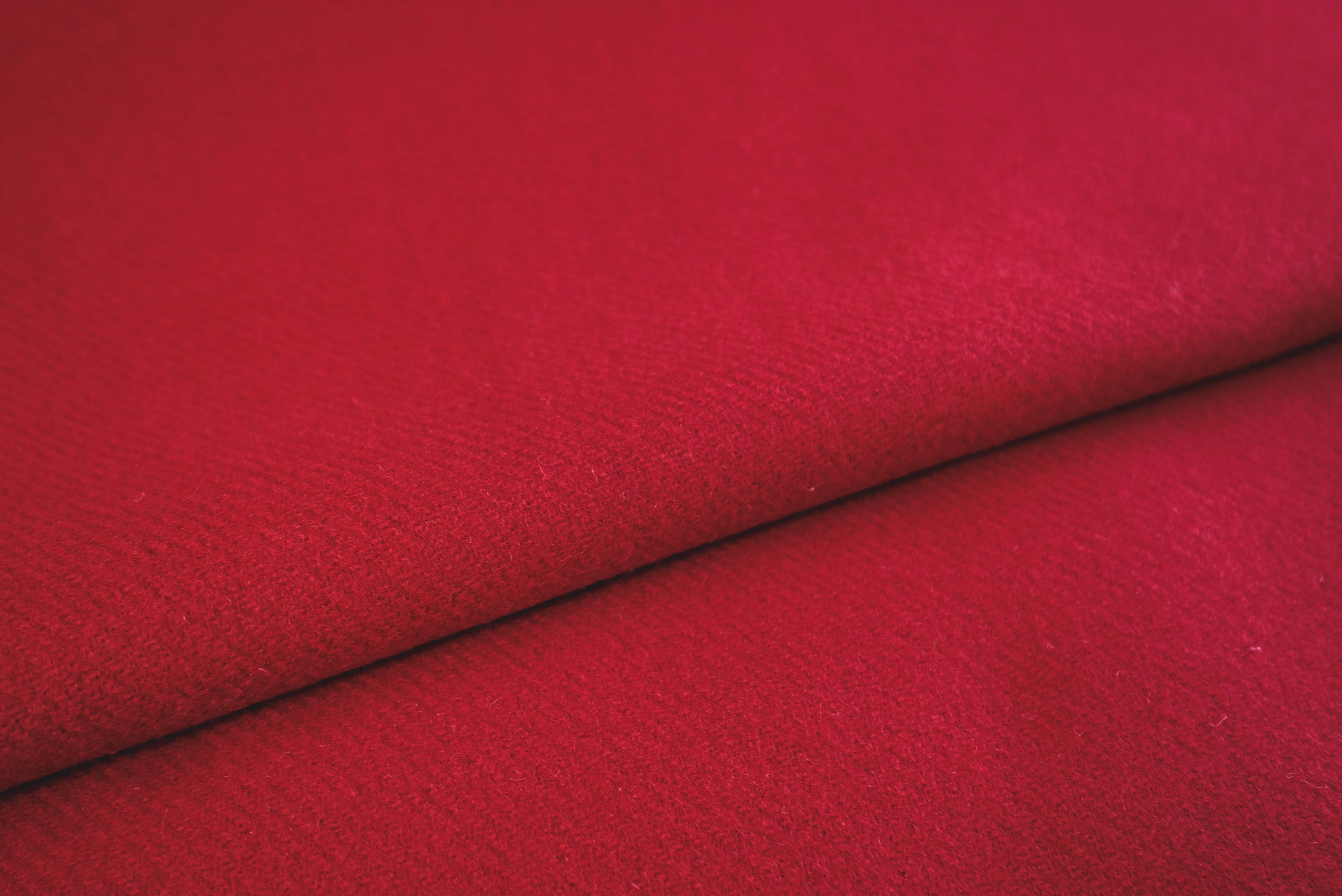 HILDUR wool twill- Madder cochenille red