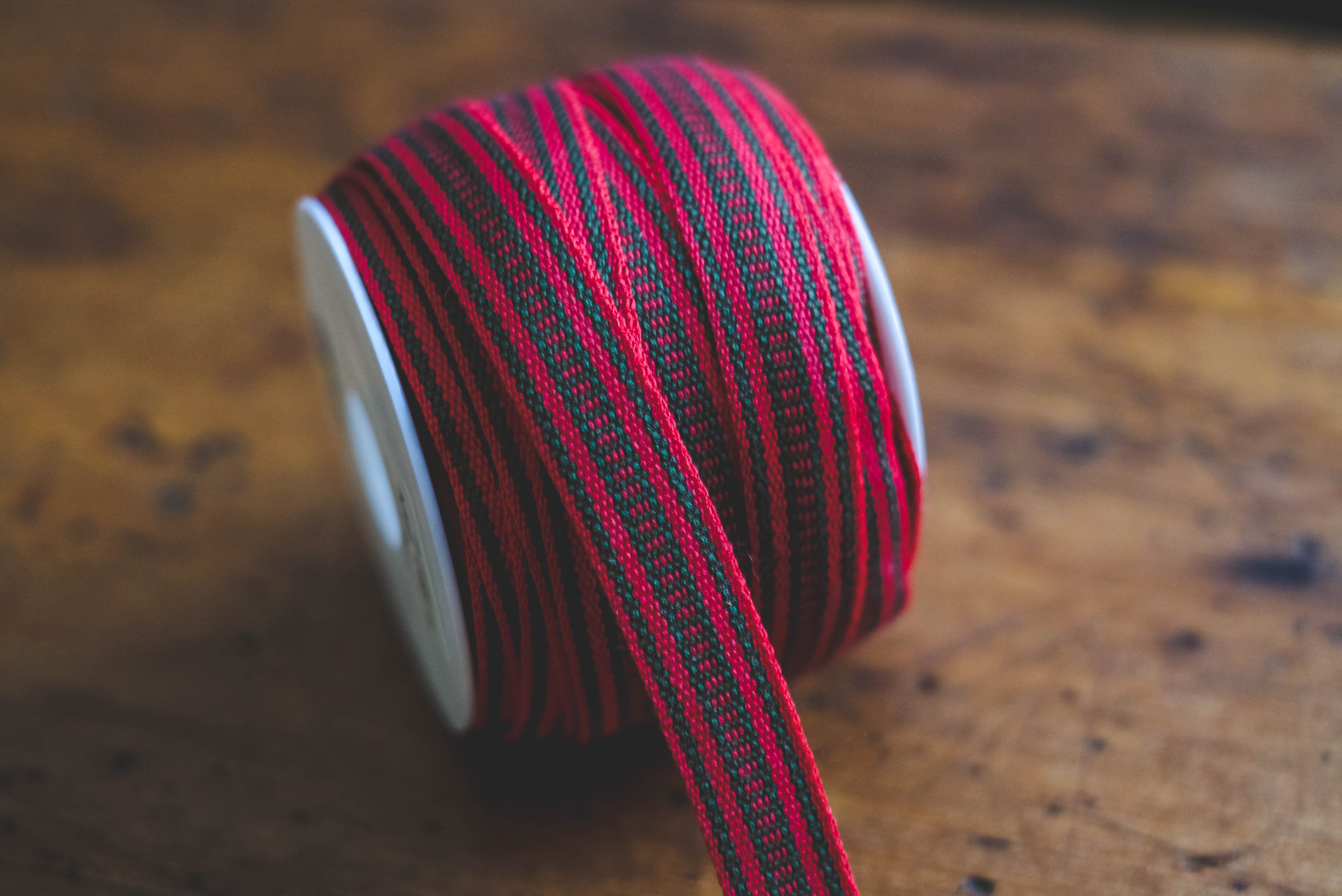 Traditional Swedish ribbon 14mm- red green stripe