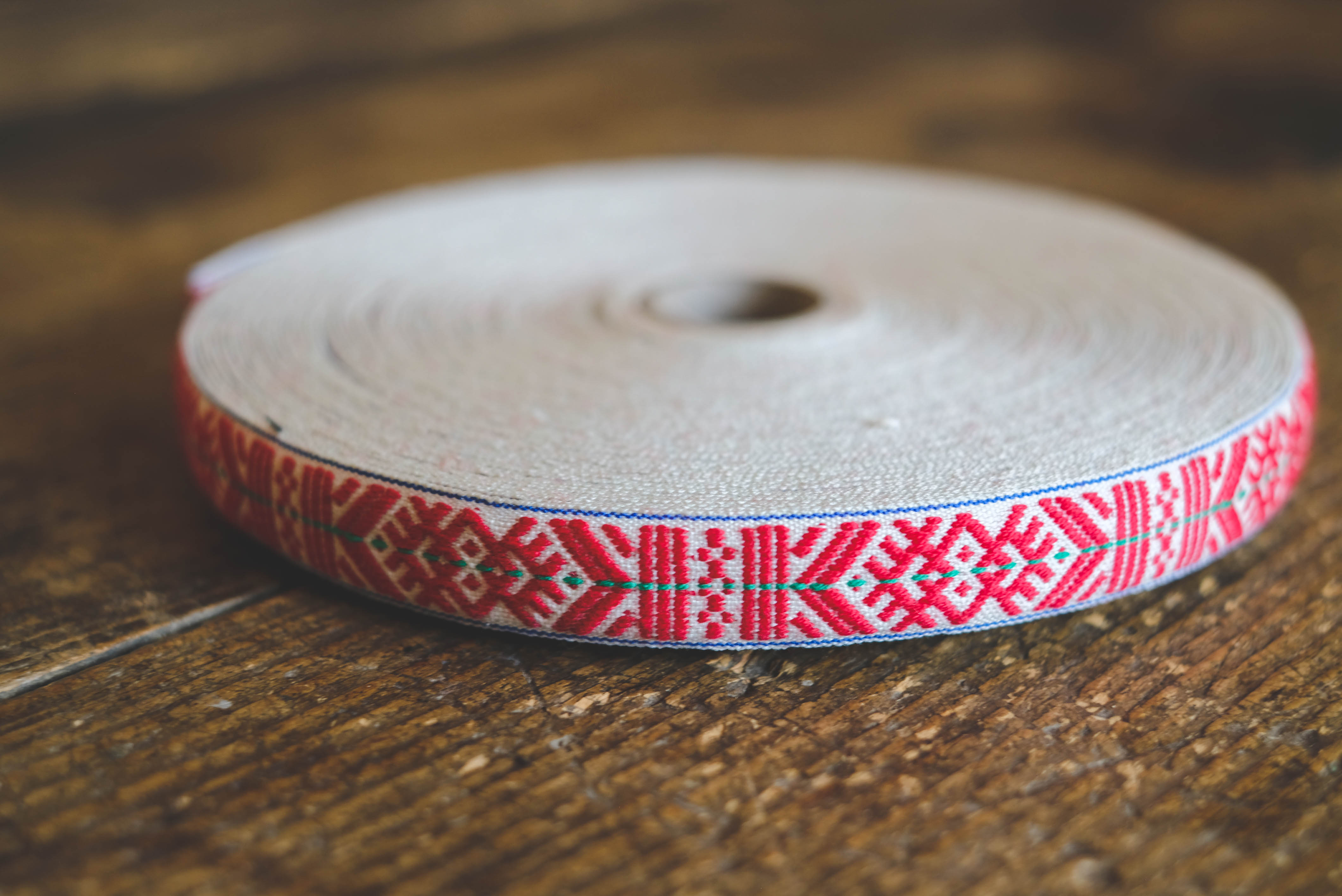 Traditional Swedish ribbon 18mm- red white
