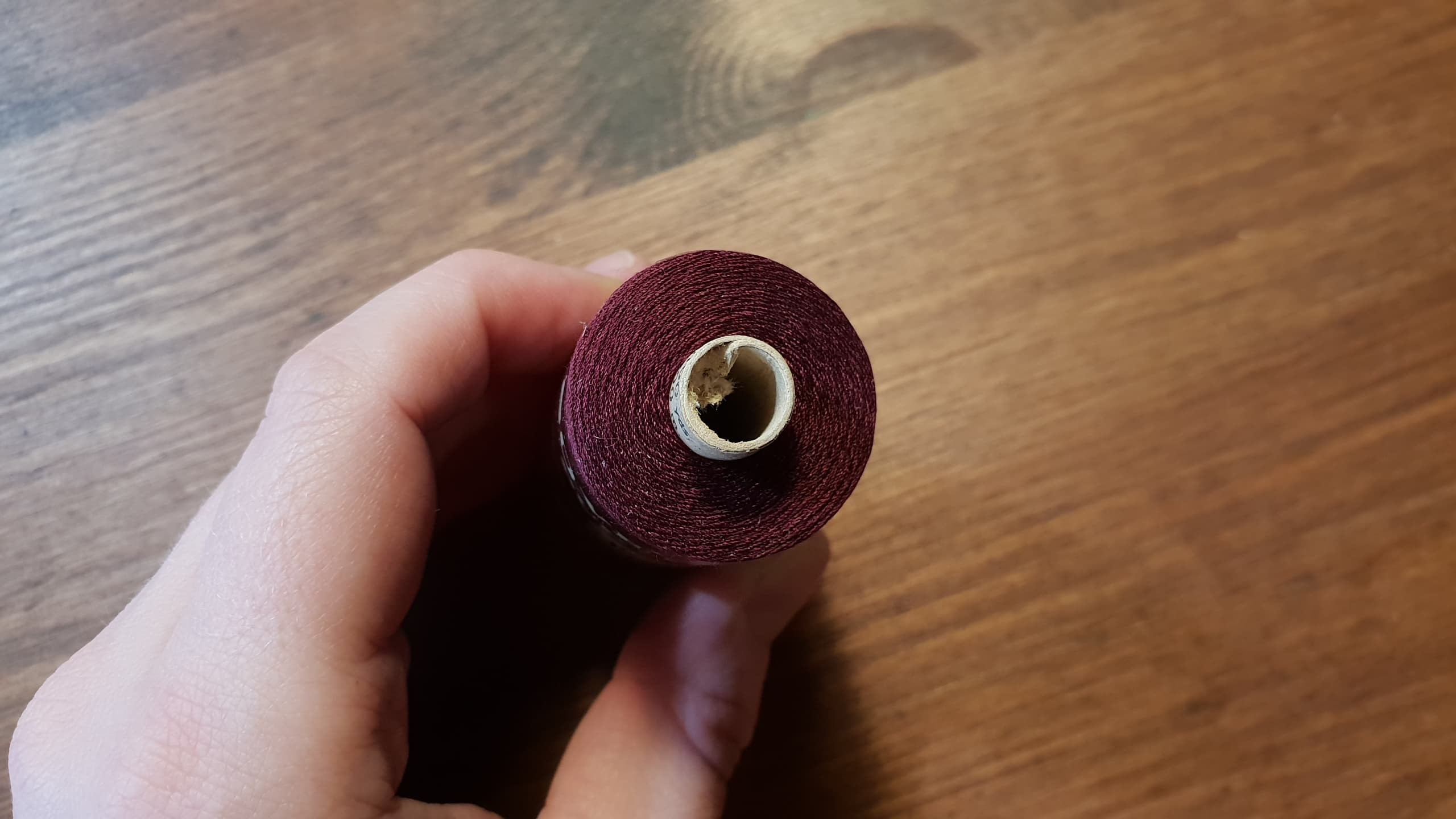 Silk sewing thread- wine red 369