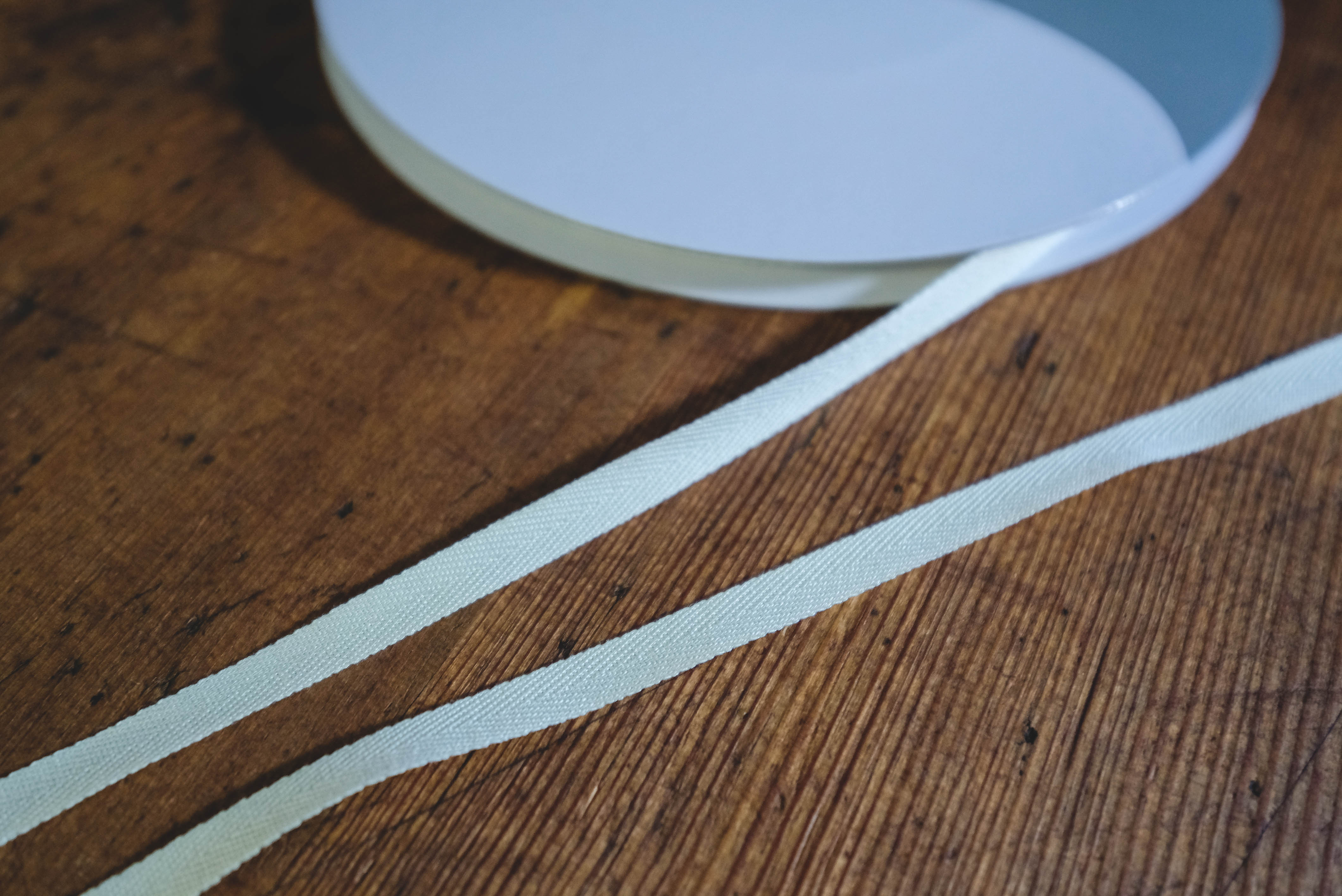 Cotton herringbone tape 3mm- thin natural white